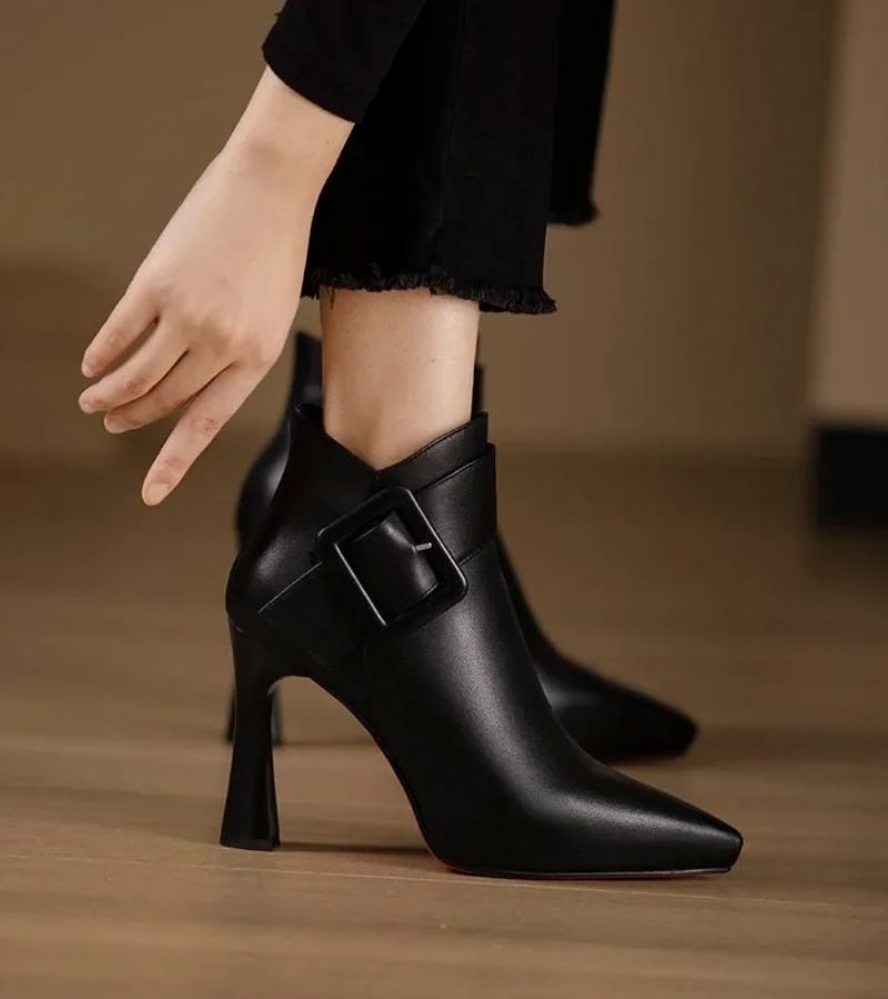 Bottines Signature à Talon & Boucle Oversize
